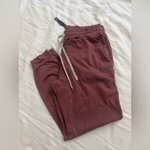 Vuori Burgundy capri pants